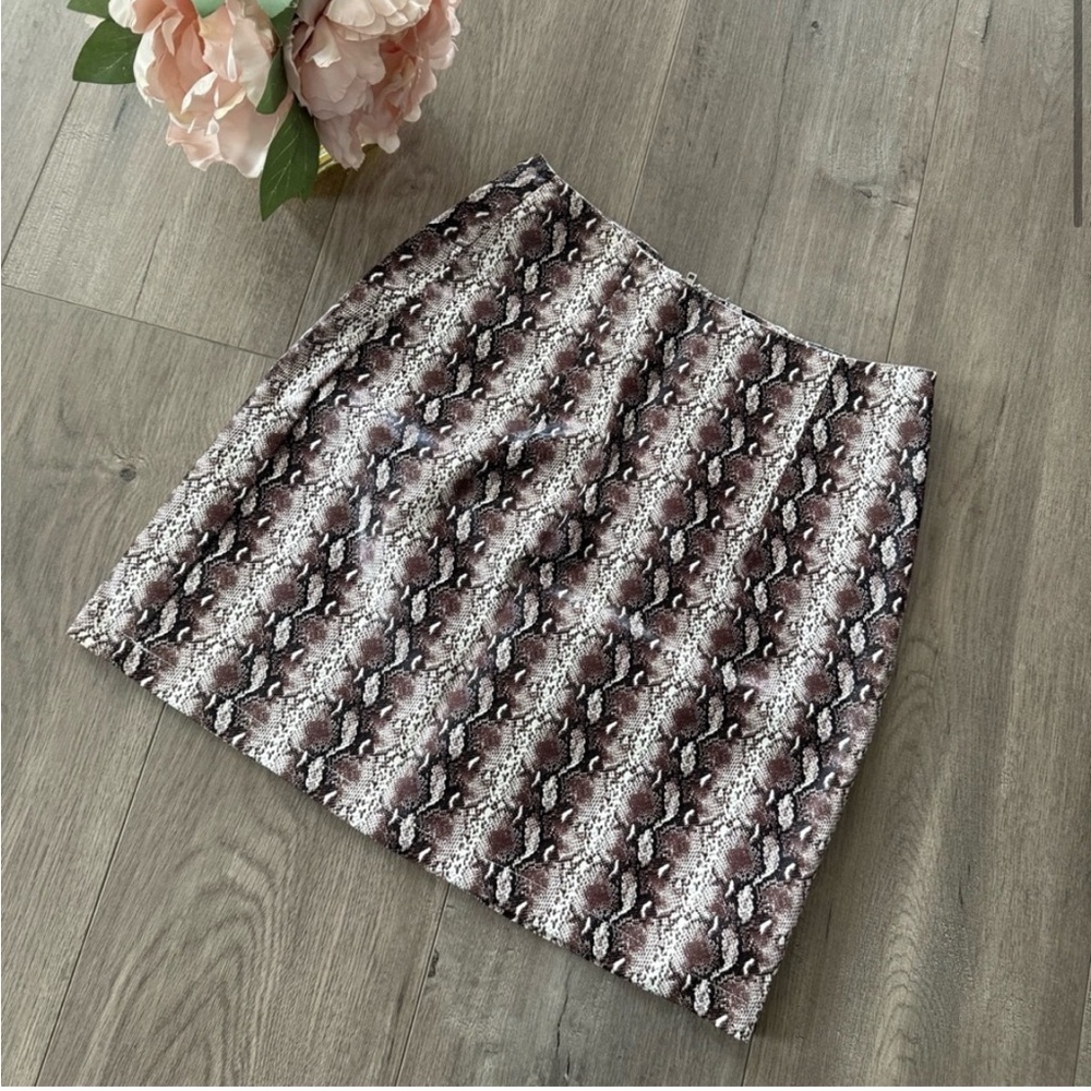 Women’s Snake Print A-Line Mini Skirt - Brown/Pink